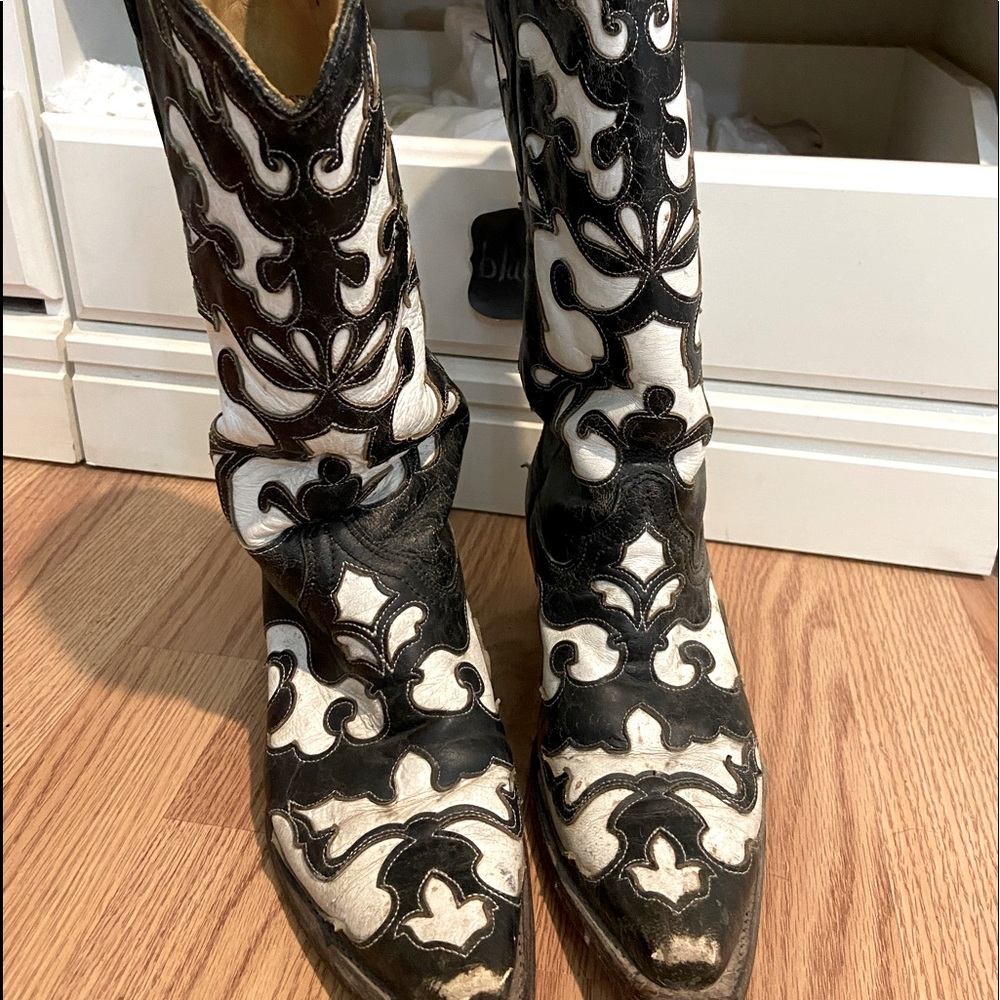 Corral boots